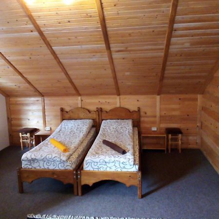 Guest House Mansarda Yaremche Bagian luar foto